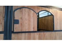 finestra esterna con arco